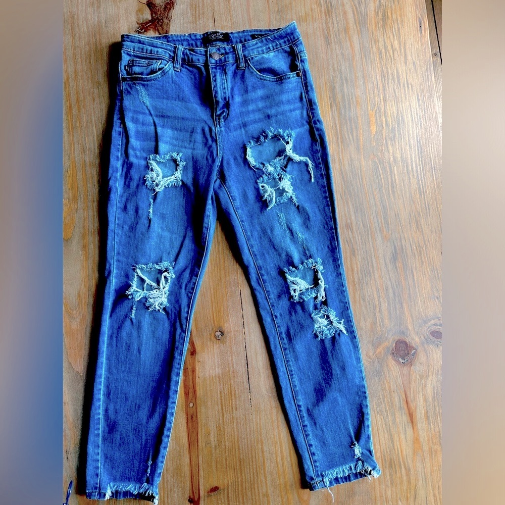 Judy Blue girlfriend fit high waist women’s 7/28 rips holes‎ distressed.